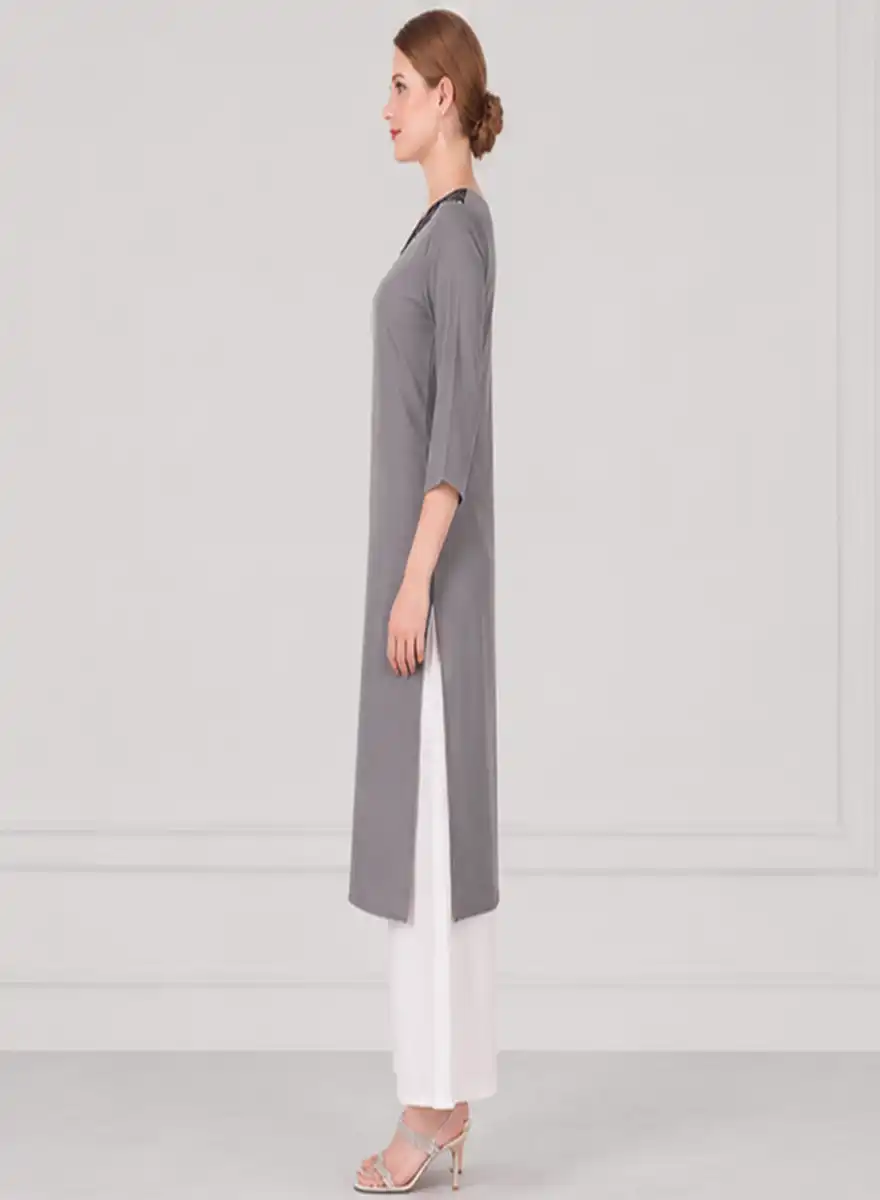 Elegant Grey Straight Kurti with Black Embellished V-Neckline - Image 3