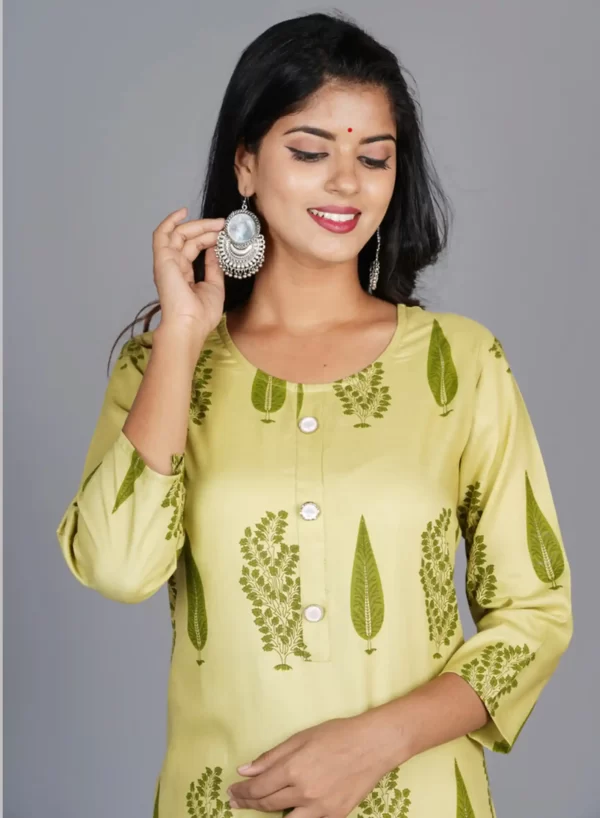 Pavlova Buti Printed Straight Kurti - Image 6